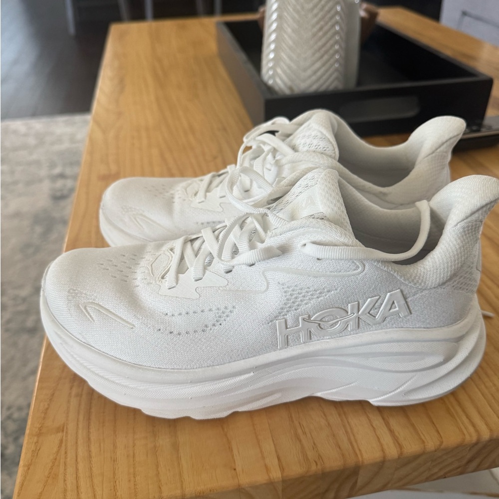 HOKA All-White Clifton 10